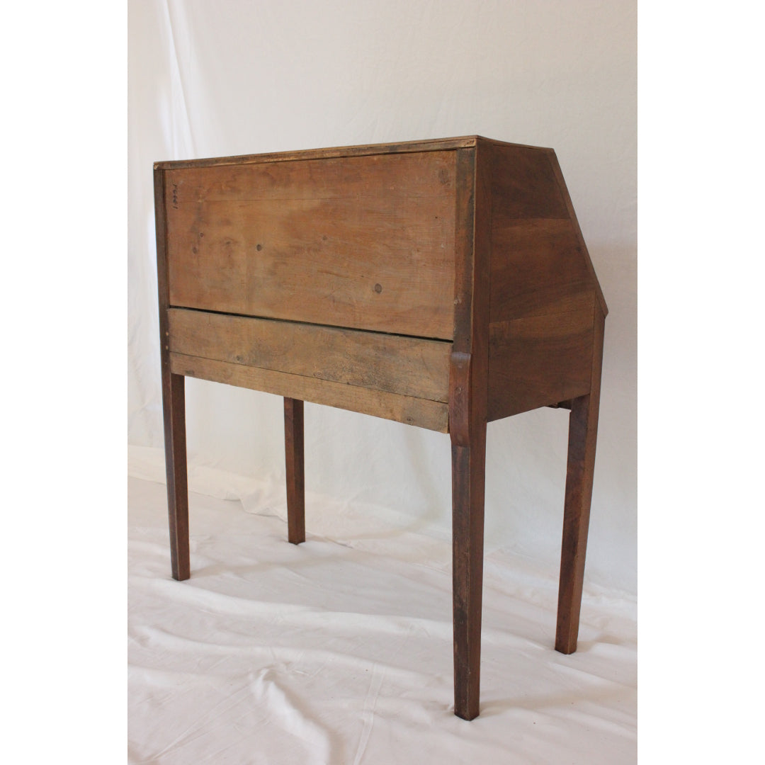 AF5-391: Antique Early 19th Century American Slant Front Desk with a Tooled Leather Writing Surface